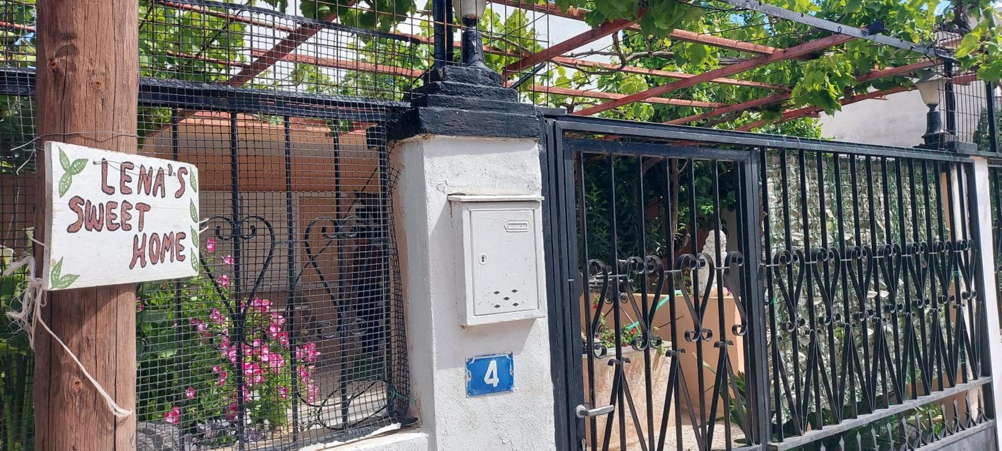 Lena'S Sweet Home Artemida  Exterior foto